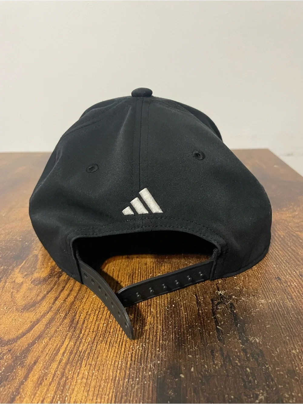 adidas Men unisex Black white training SnapBack pre-owned